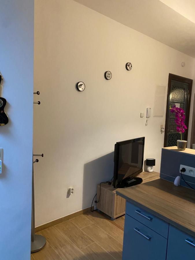 Superbe Appartement Шарлеруа Экстерьер фото